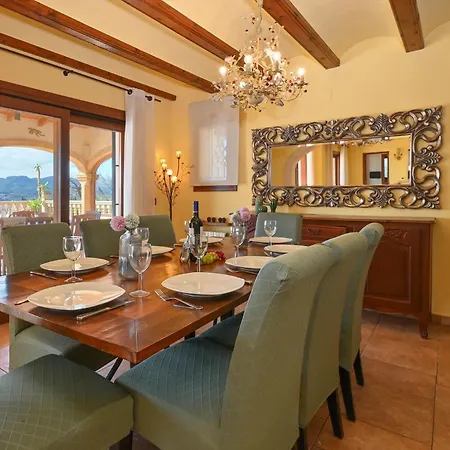 Villa Altar 4 Pax Montgo